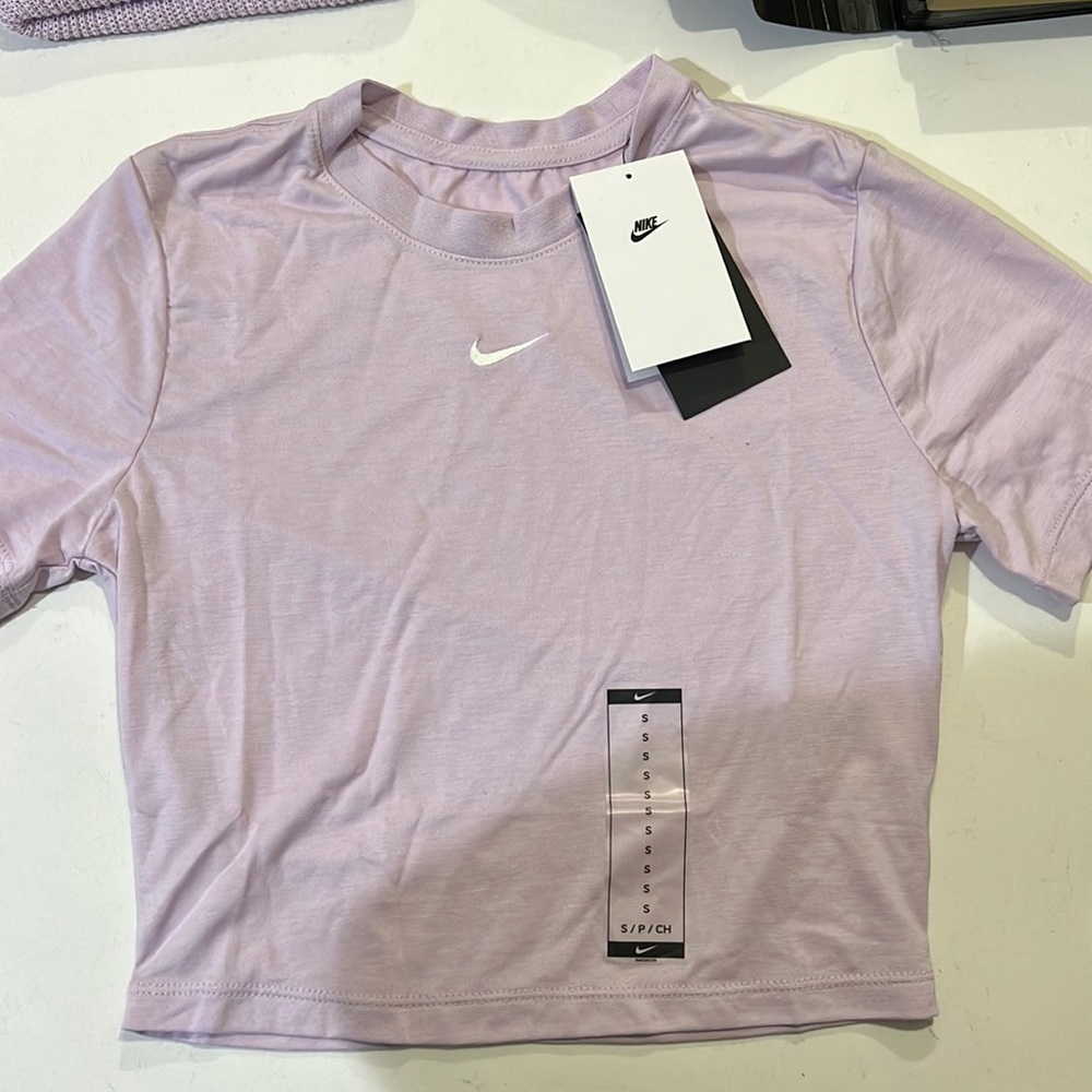 NWT Nike women’s crop top.